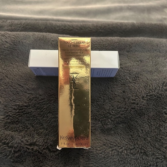 NEW YSL Touche Eclat Le Teint Awakening Foundation in B10 Porcelain - Picture 4 of 4